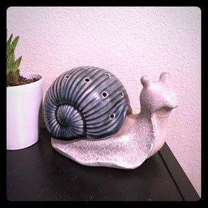 Scentsy garden snail warmer